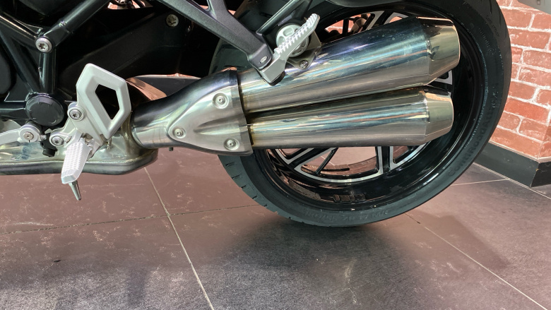 24MY BMW R12 Ninet